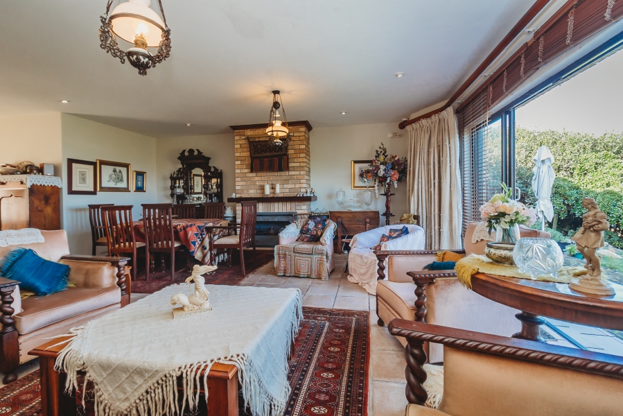 7 Bedroom Property for Sale in Outeniqua Strand Western Cape